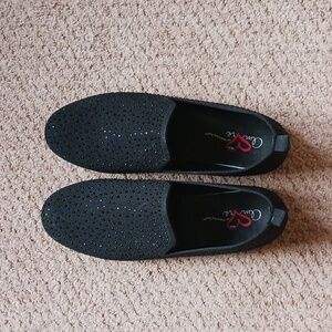 MIA Amore slip on flats with memory foam. Size: 7 1/2  Color: Black
